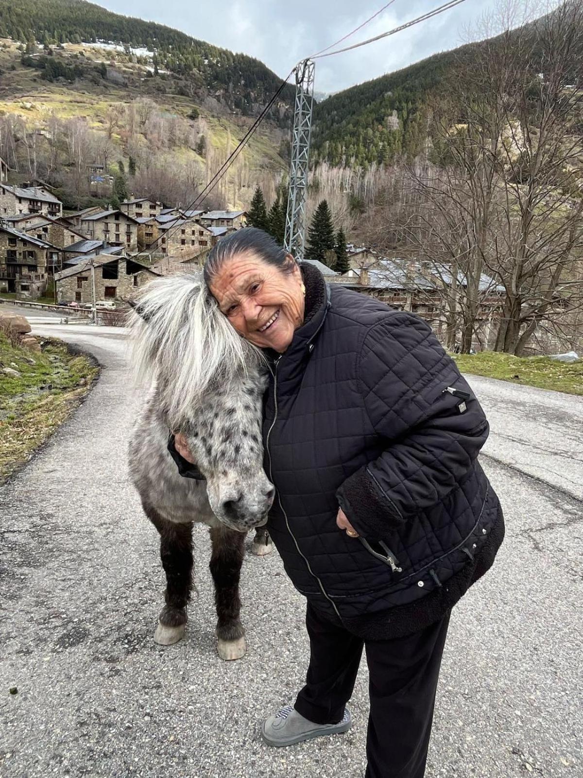 Hotel Valls Valira Os de Civís Eksteriør bilde